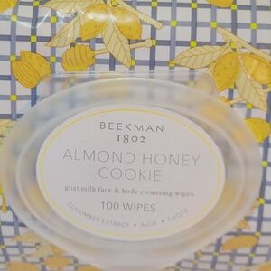 Beekman 1802 Almond Honey Cookie Cleansing Wipes